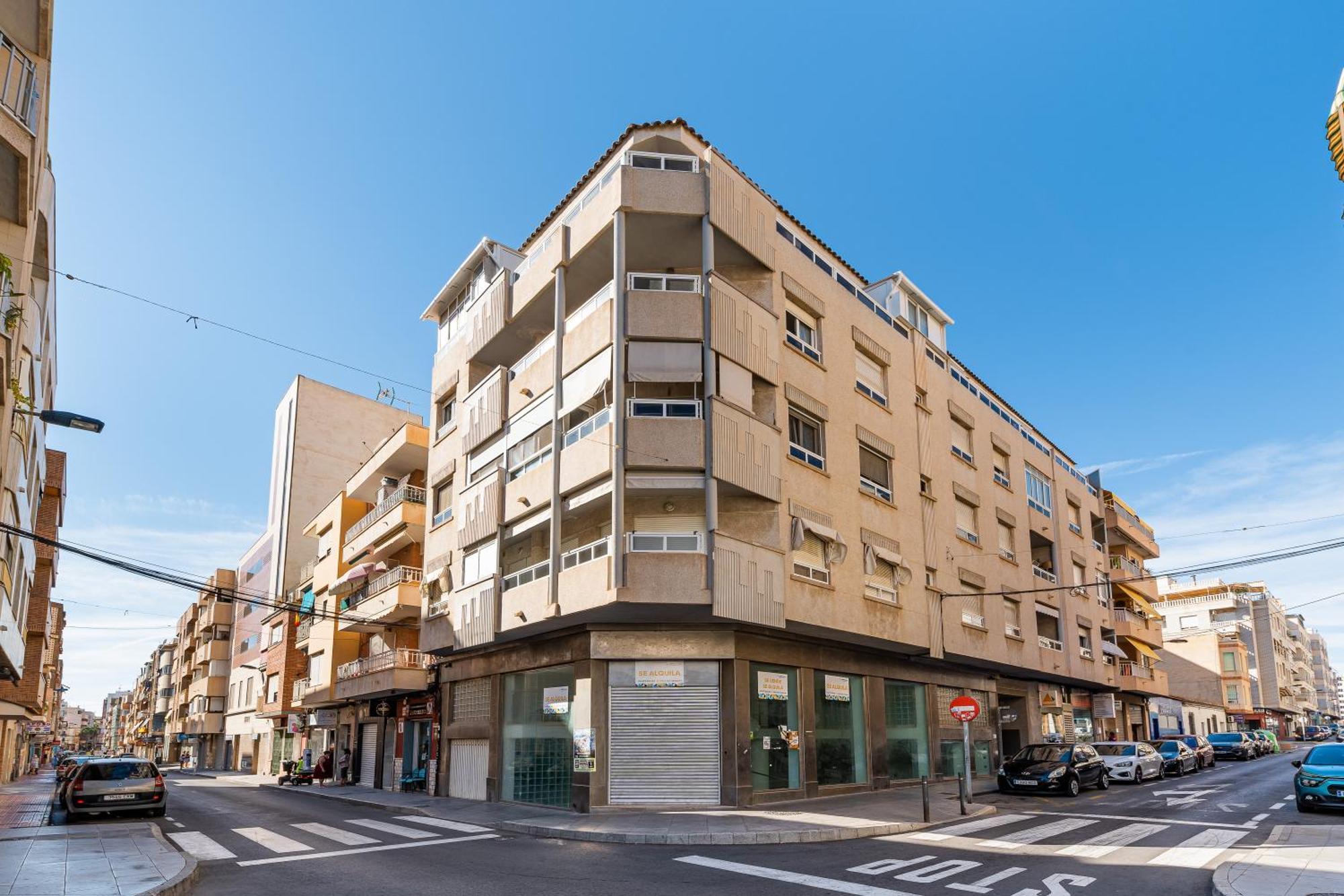 Apartamento En Centro Torrevieja Bagian luar foto